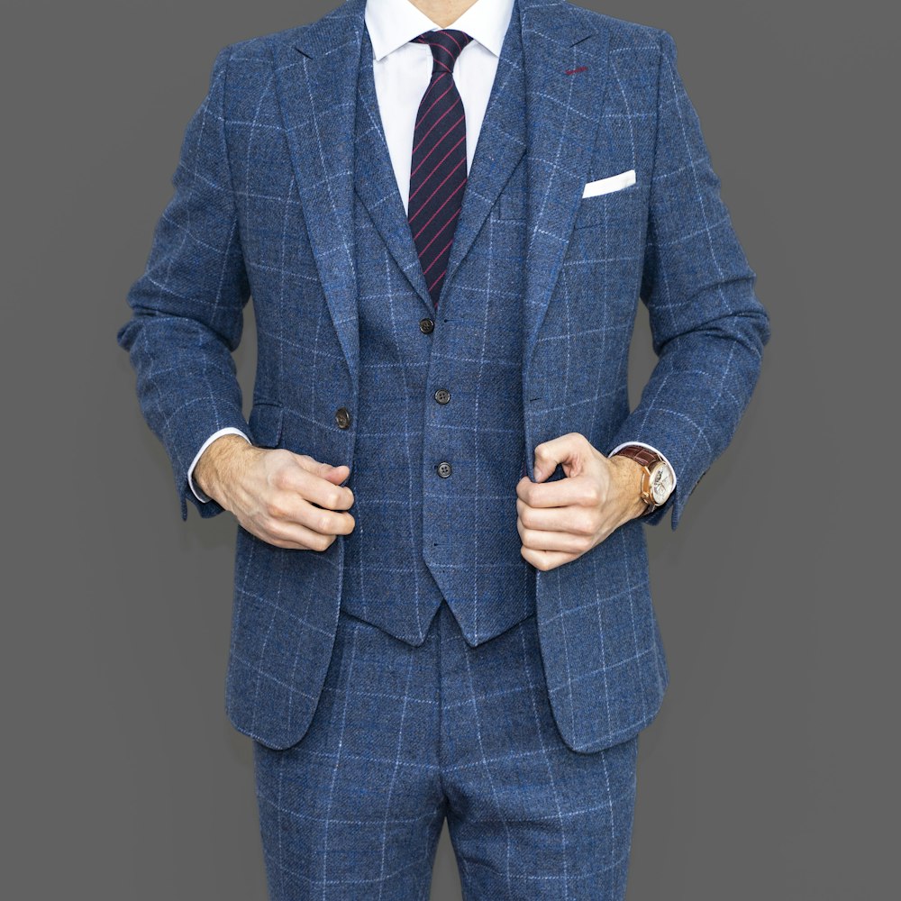 Qatari Thobes Eminent Tailors